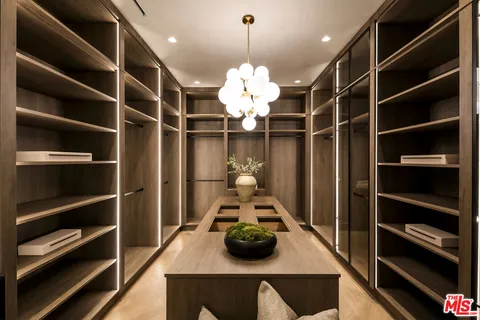 $6,170,000 | 4165 Nagle Avenue, Sherman Oaks, CA 91423