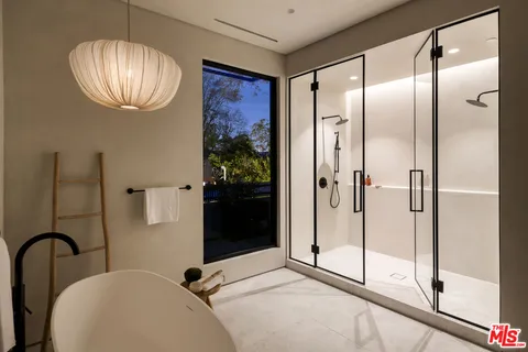 $6,170,000 | 4165 Nagle Avenue, Sherman Oaks, CA 91423