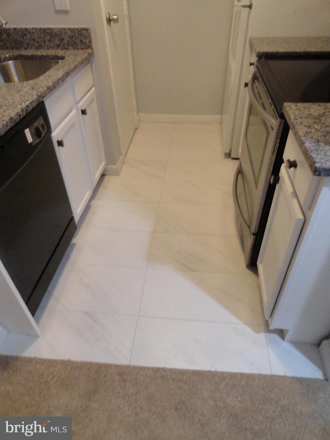 5804 Royal Ridge Drive, Unit K Springfield, VA 22152 - Photo 11 of 33 kitchen