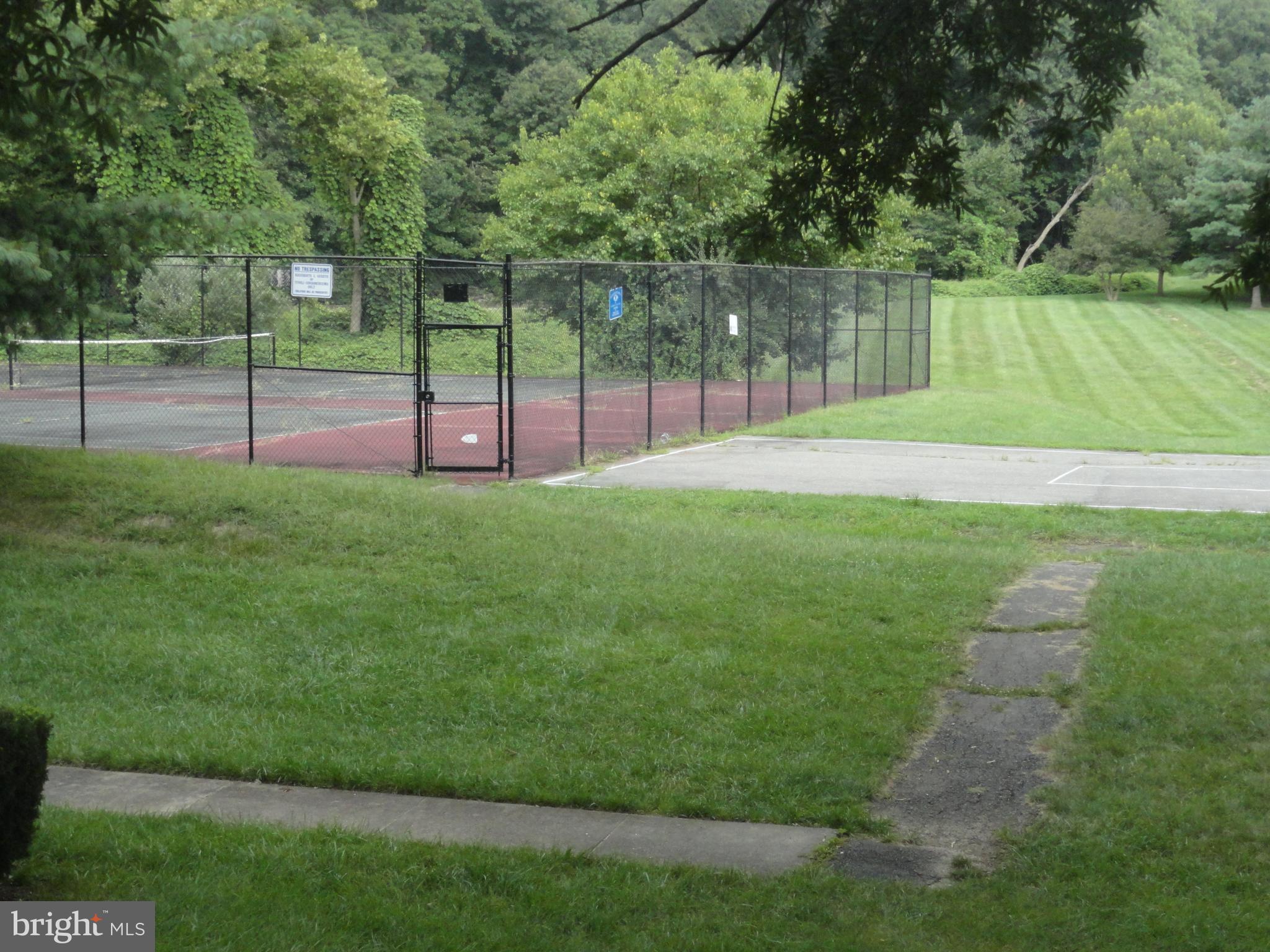 5804 Royal Ridge Drive, Unit K Springfield, VA 22152 - Photo 29 of 33 community tennis courts