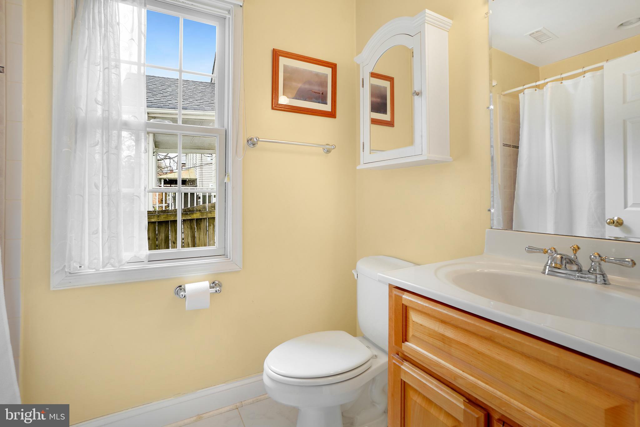 701 Ritchie Avenue Silver Spring, MD 20910 - Photo 18 of 43 Main Level Full Bath