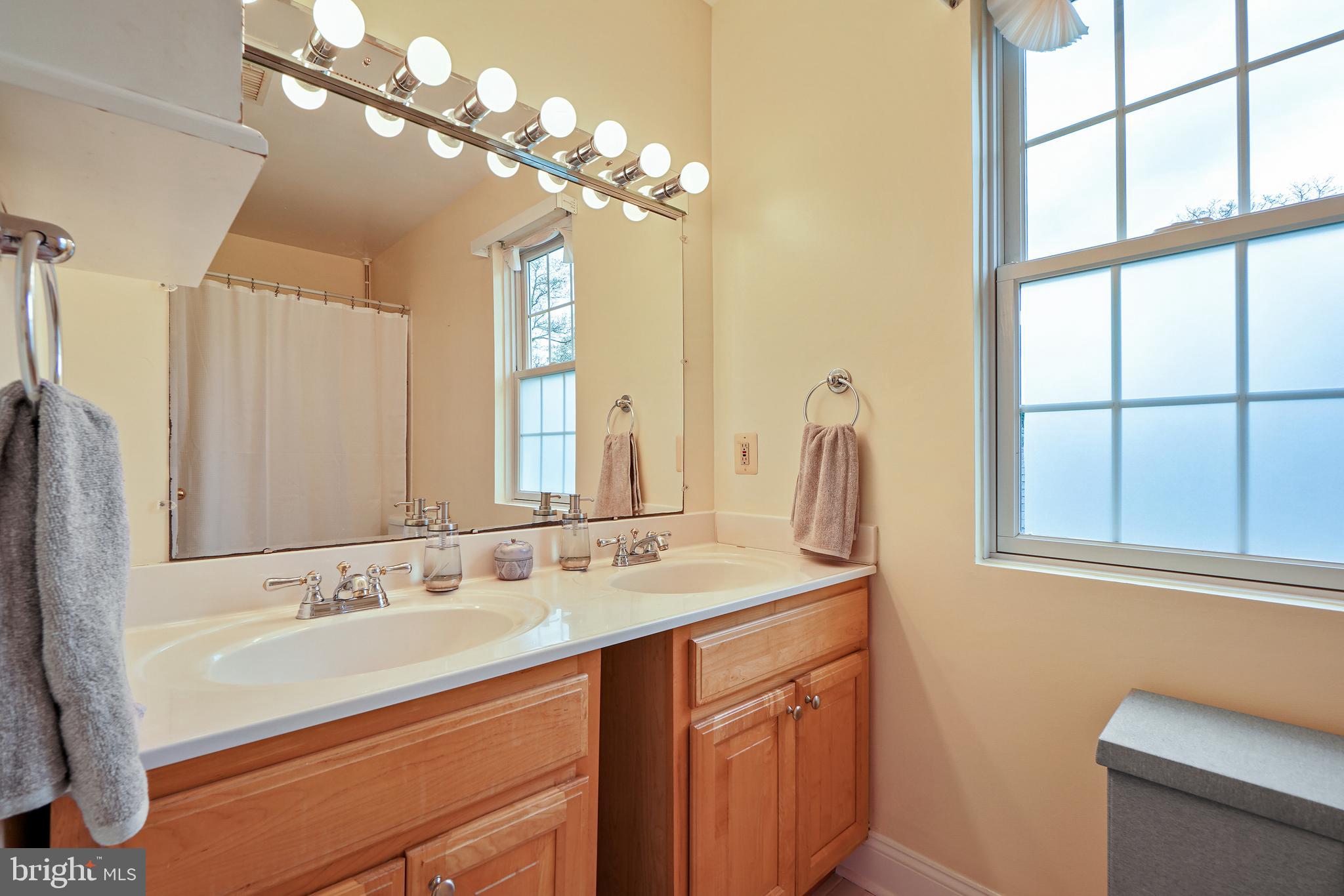 701 Ritchie Avenue Silver Spring, MD 20910 - Photo 26 of 43 Upper Level Hall Bathroom