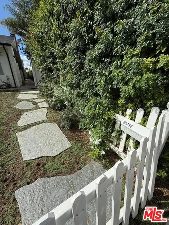 $3,250 | 20748 Stagg Street, Winnetka, CA 91306