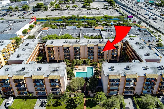 $189,900 | 1950 West 54th Street, Unit 313, Hialeah, FL 33012