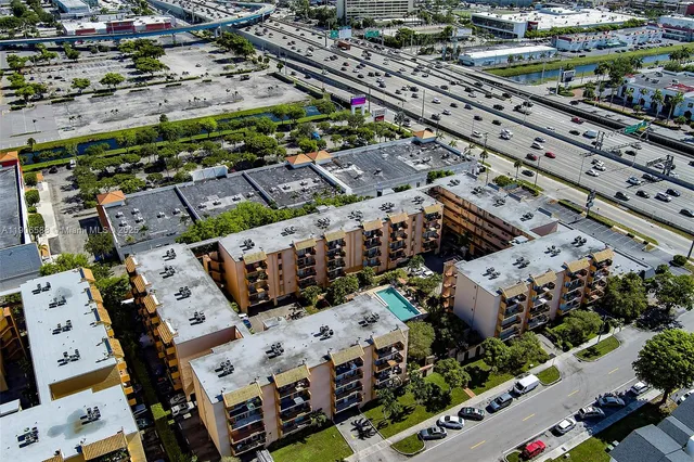 $189,900 | 1950 West 54th Street, Unit 313, Hialeah, FL 33012