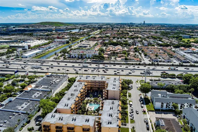 $189,900 | 1950 West 54th Street, Unit 313, Hialeah, FL 33012