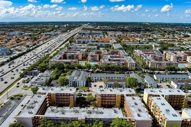 $189,900 | 1950 West 54th Street, Unit 313, Hialeah, FL 33012