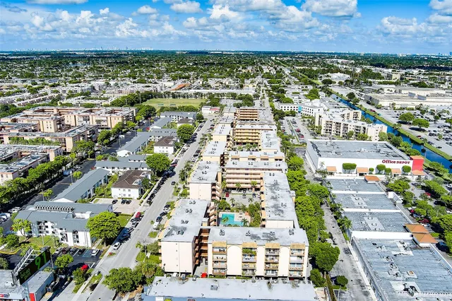 $189,900 | 1950 West 54th Street, Unit 313, Hialeah, FL 33012