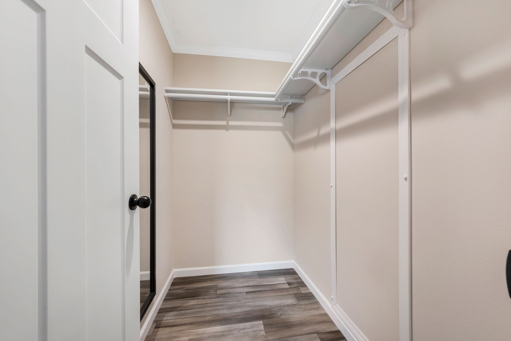 270 East Little Richland Road Waverly, TN 37185 - Photo 25 of 35 a view of an empty walk in closet