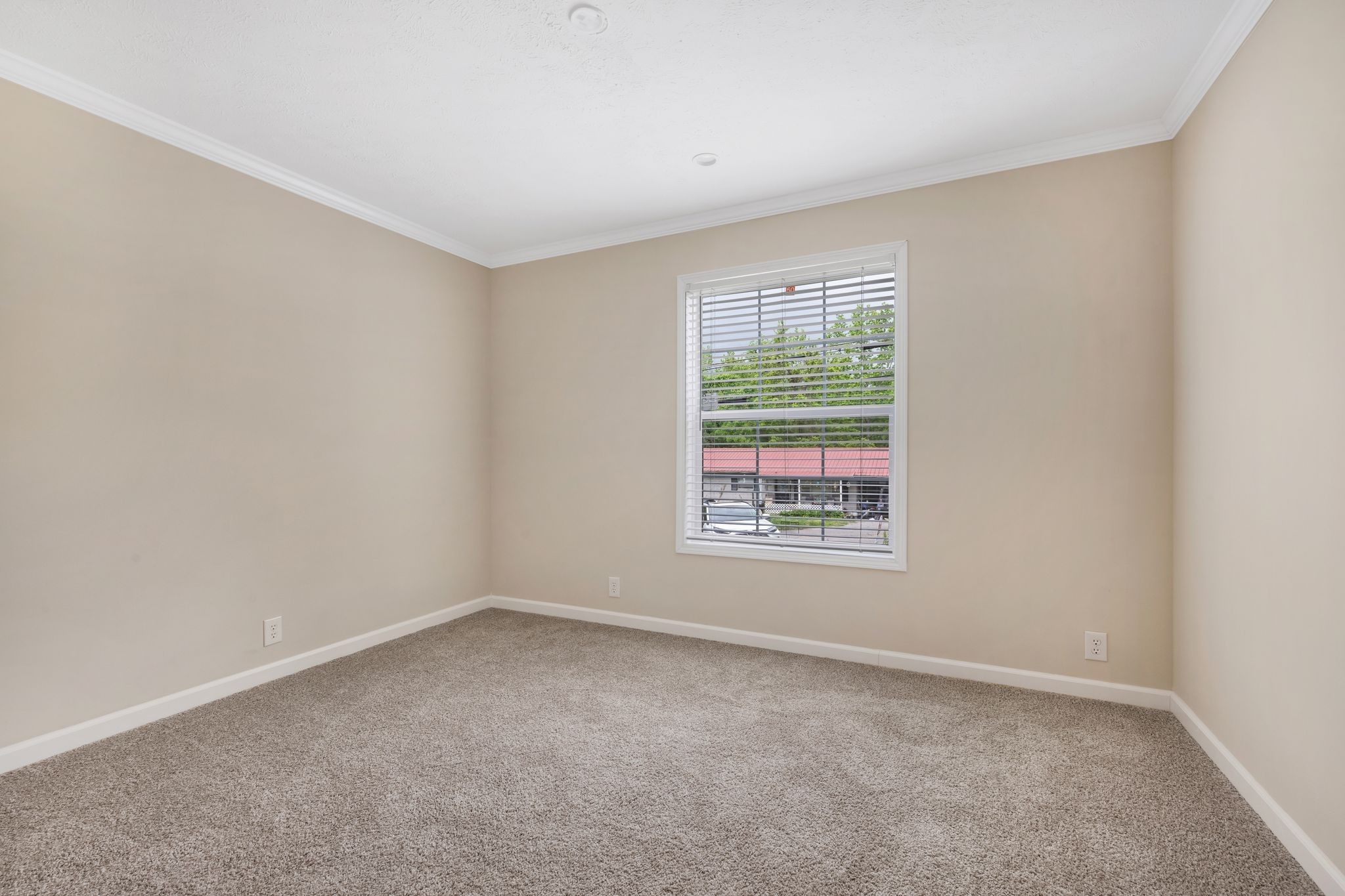 270 East Little Richland Road Waverly, TN 37185 - Photo 26 of 35 an empty room with a window