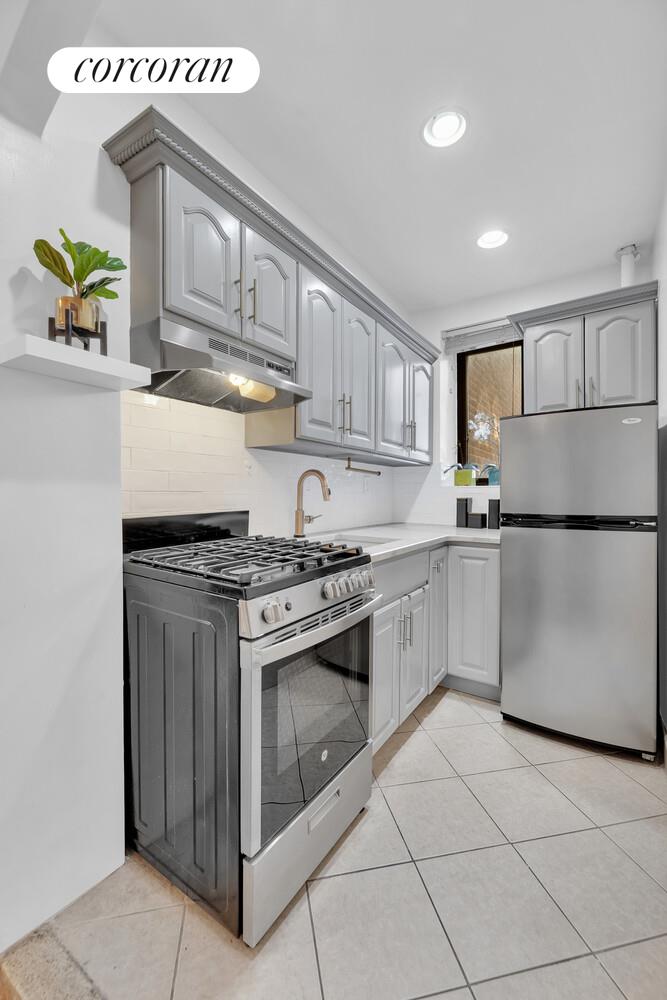 7401 Shore Road, Unit 3L Brooklyn, NY 11209 - Photo 2 of 5