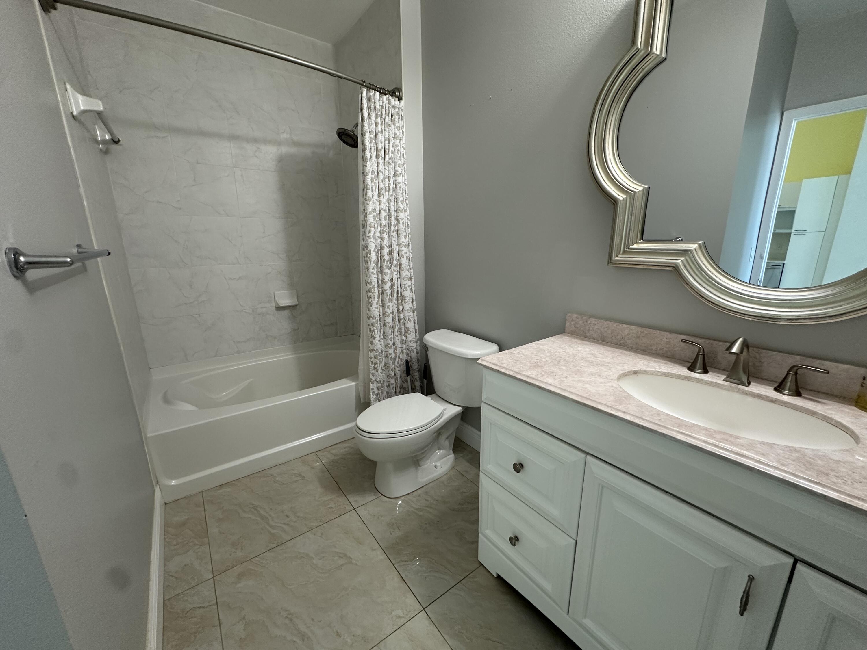 234 Northeast 3rd Street, Unit UPH06 Miami, FL 33132 - Photo 11 of 12 IMG_6247