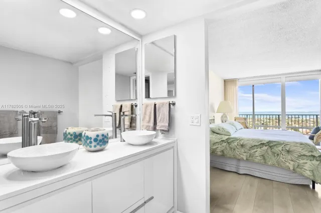 $7,800 | 881 Ocean Drive, Unit 24C, Key Biscayne, FL 33149