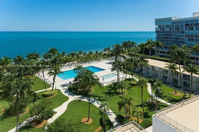 $7,800 | 881 Ocean Drive, Unit 24C, Key Biscayne, FL 33149