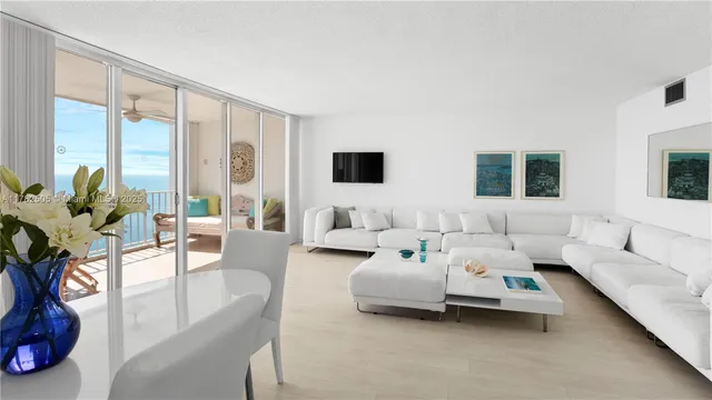 $7,800 | 881 Ocean Drive, Unit 24C, Key Biscayne, FL 33149