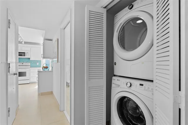 $7,800 | 881 Ocean Drive, Unit 24C, Key Biscayne, FL 33149