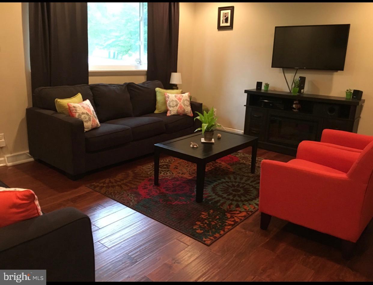8611 Dangerfield Road Clinton, MD 20735 - Photo 4 of 15 View