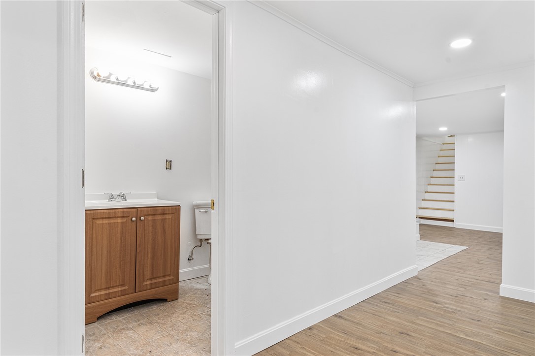 237 Shamrock Drive Warwick, RI 02886 - Photo 19 of 32