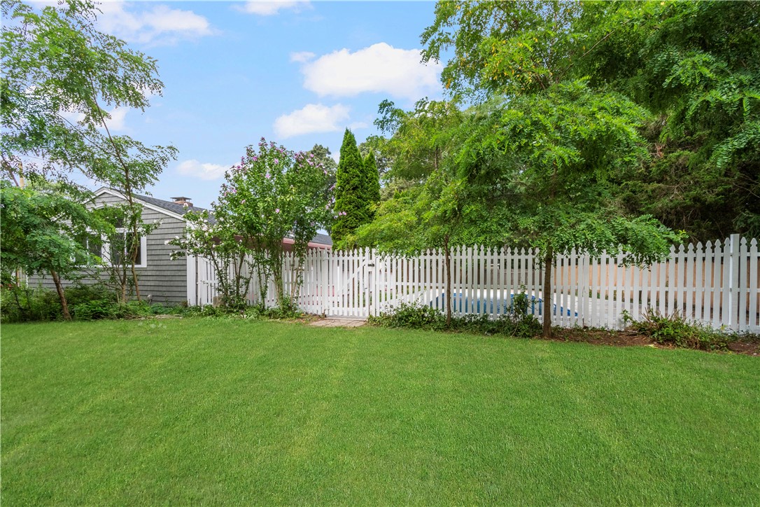 237 Shamrock Drive Warwick, RI 02886 - Photo 26 of 32