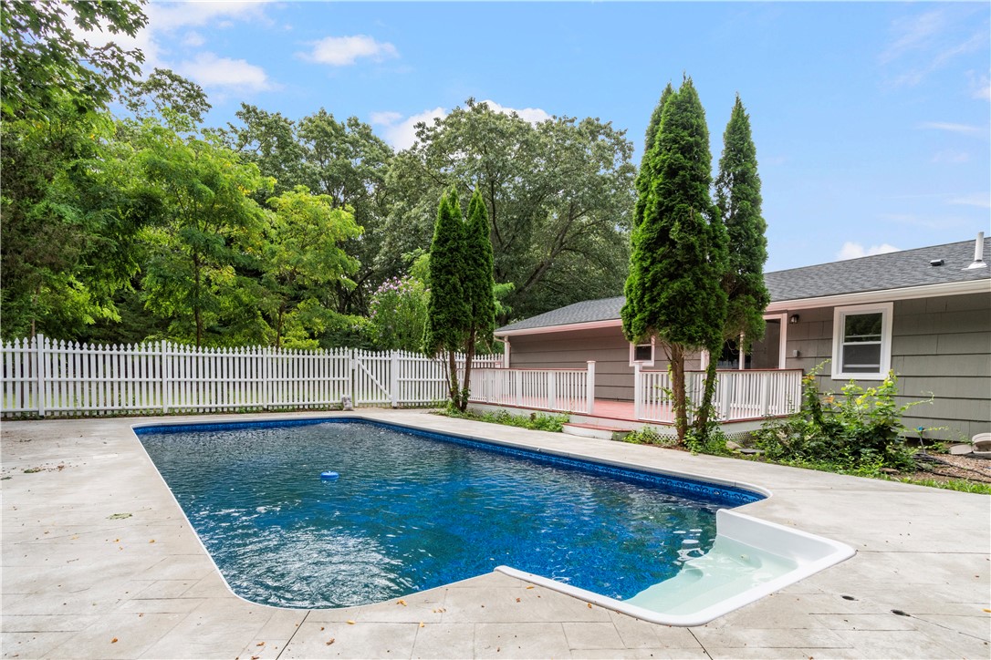 237 Shamrock Drive Warwick, RI 02886 - Photo 29 of 32