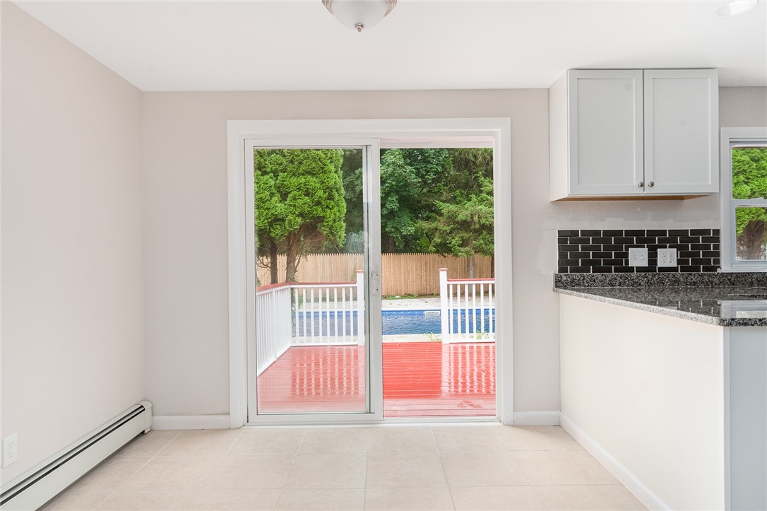 237 Shamrock Drive Warwick, RI 02886 - Photo 5 of 32