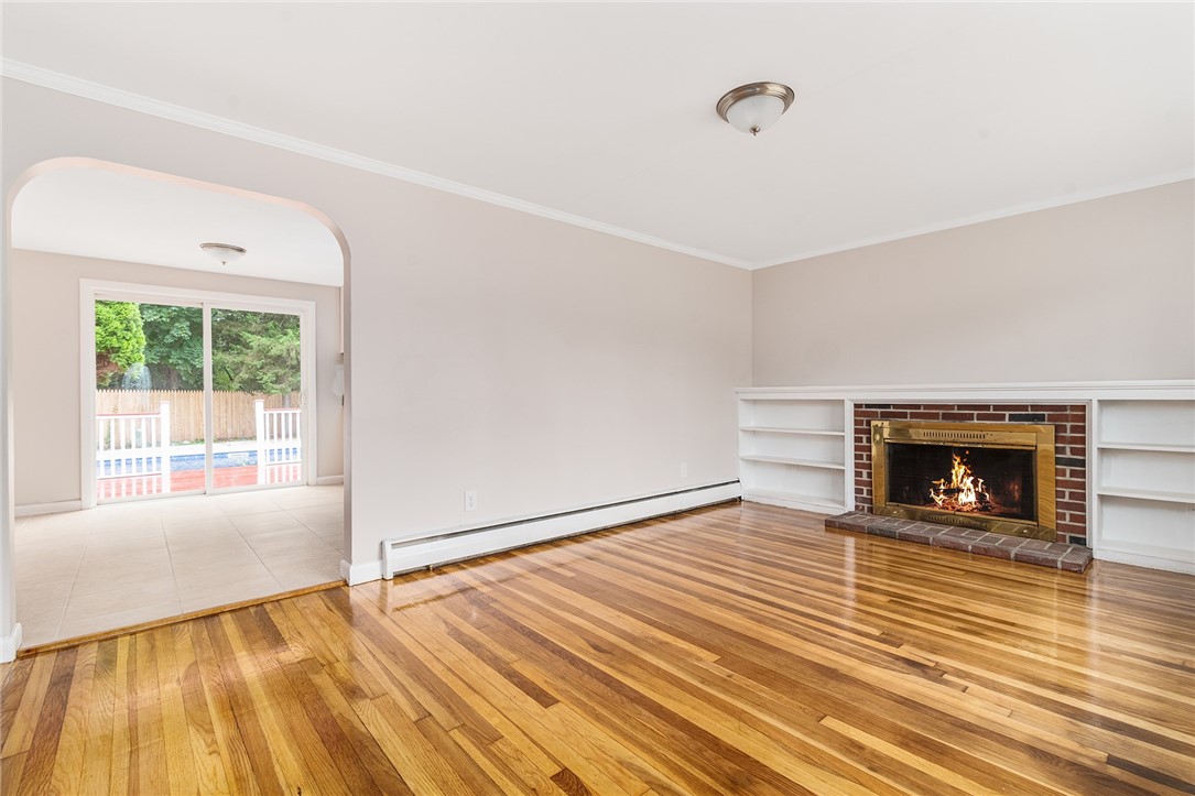 237 Shamrock Drive Warwick, RI 02886 - Photo 6 of 32