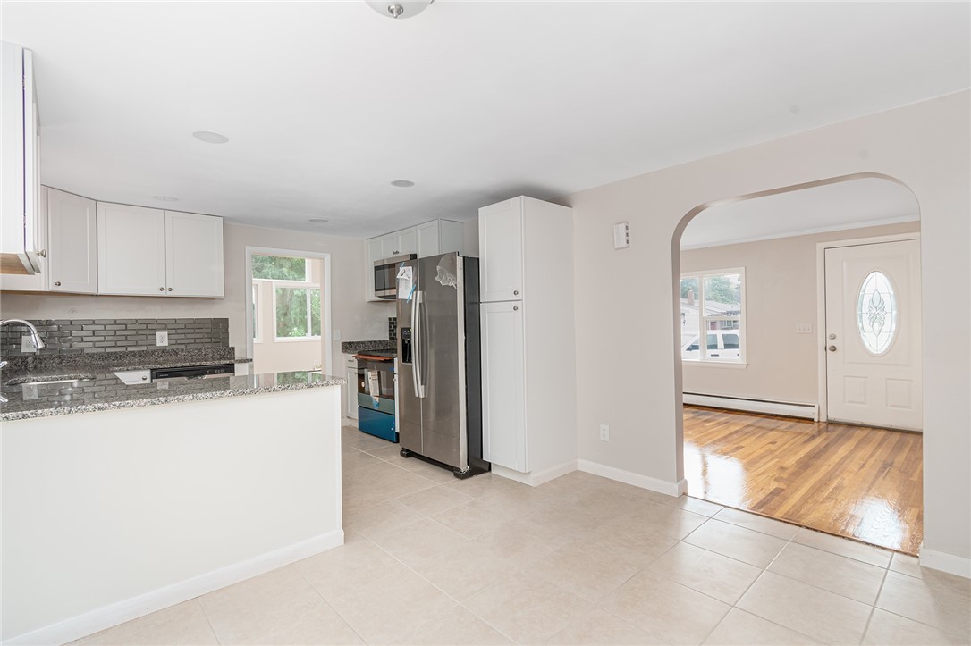 237 Shamrock Drive Warwick, RI 02886 - Photo 7 of 32