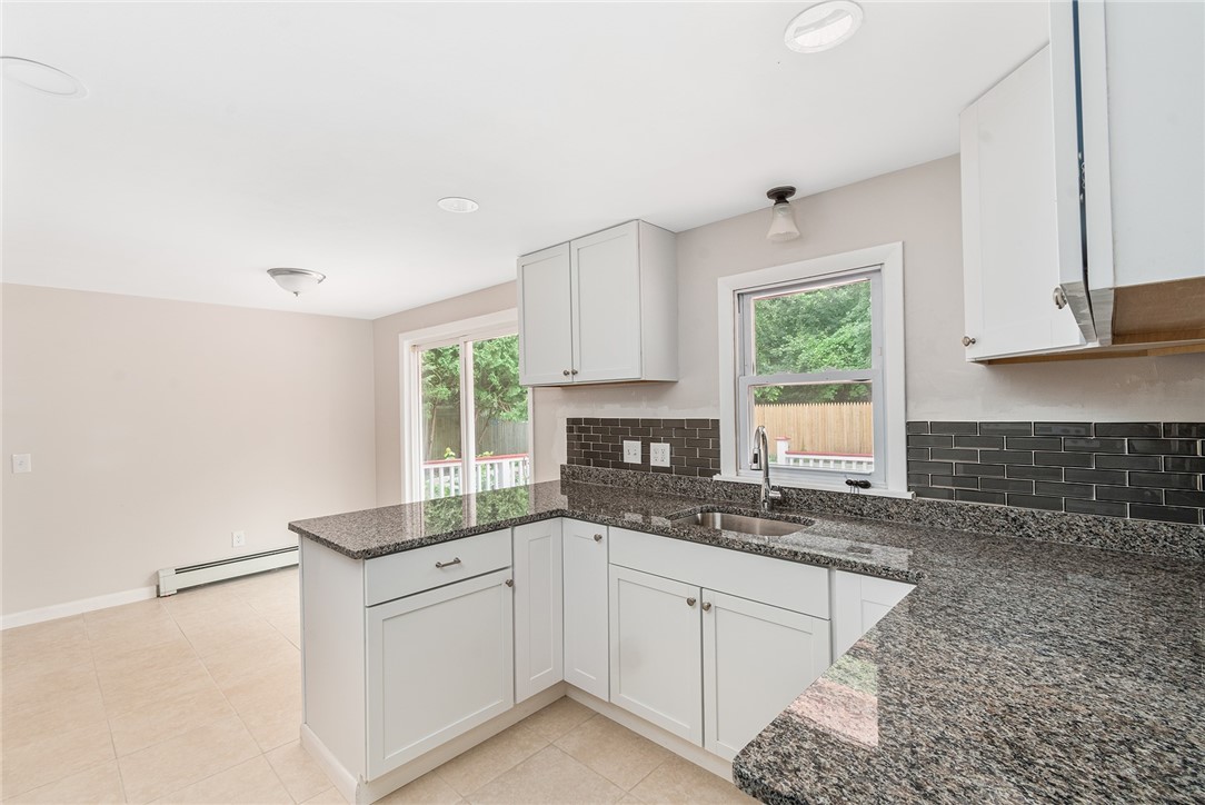 237 Shamrock Drive Warwick, RI 02886 - Photo 10 of 32