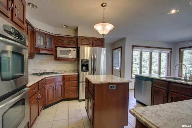 $450,000 | 5310 South 24th Street, Quincy, IL 62305