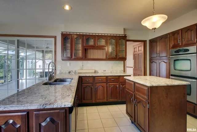 $450,000 | 5310 South 24th Street, Quincy, IL 62305