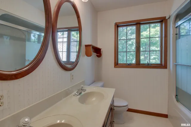 $450,000 | 5310 South 24th Street, Quincy, IL 62305