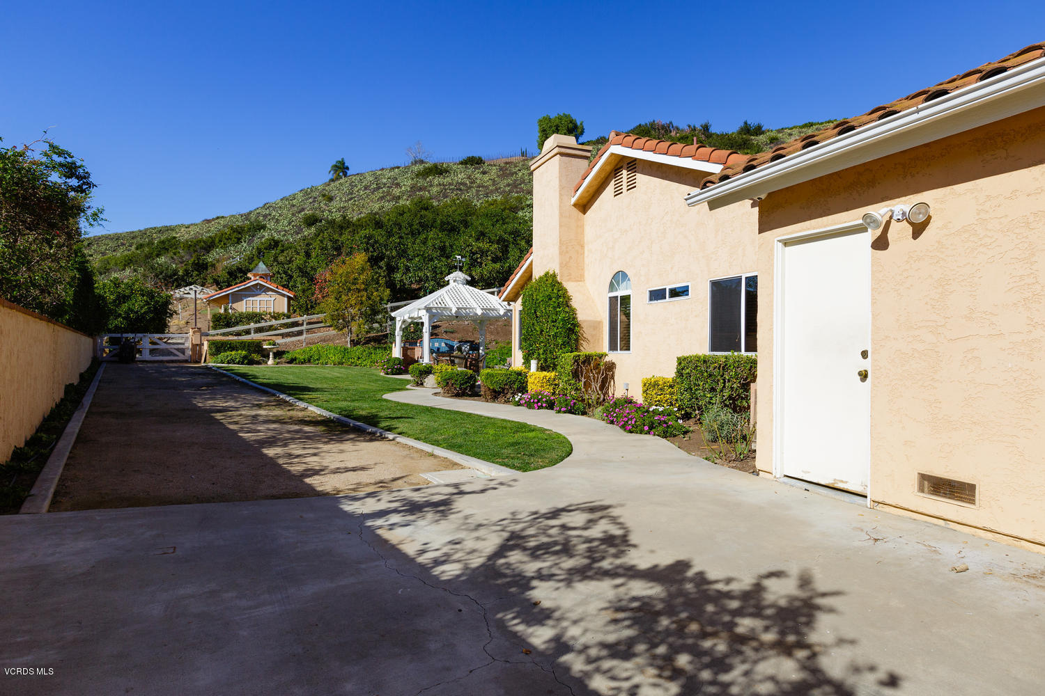 2691 Riata Court Camarillo, CA 93012 - Photo 4 of 36 2169 Riata Ct Camarillo CA-MLS_Size-022-