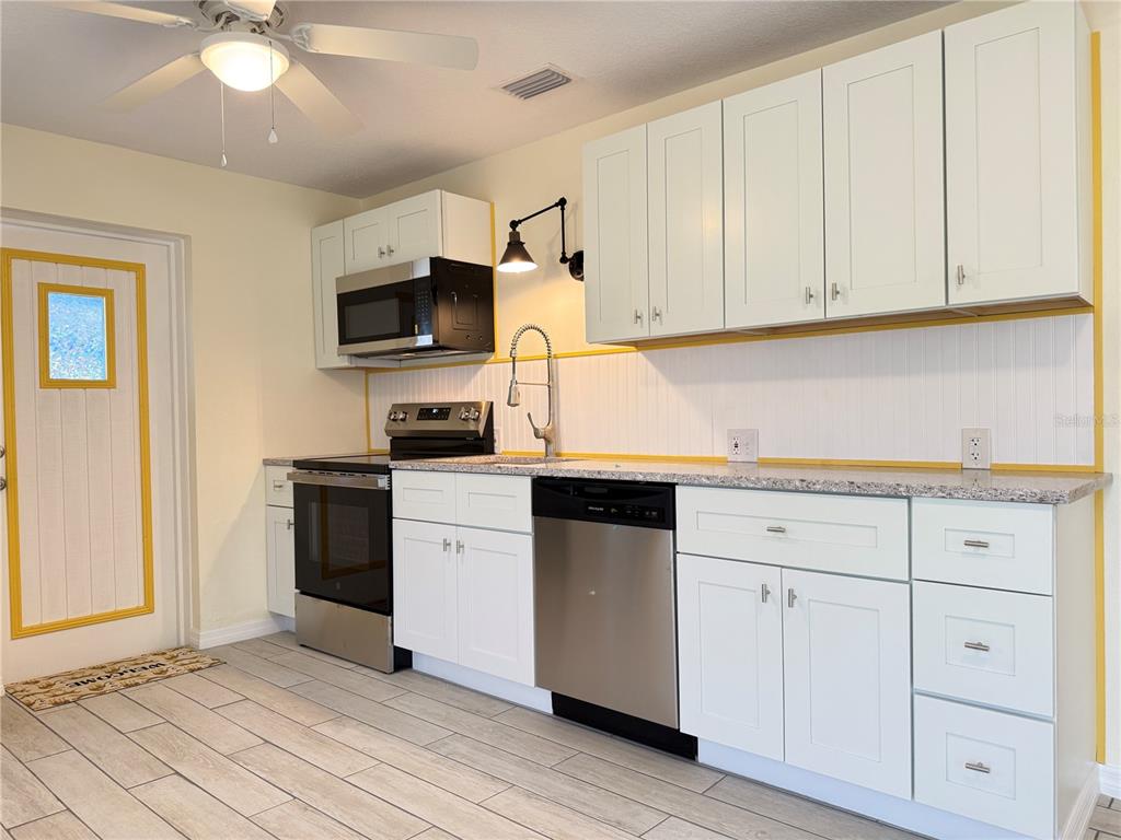 302 Adele Street Edgewater, FL 32132 - Photo 9 of 37