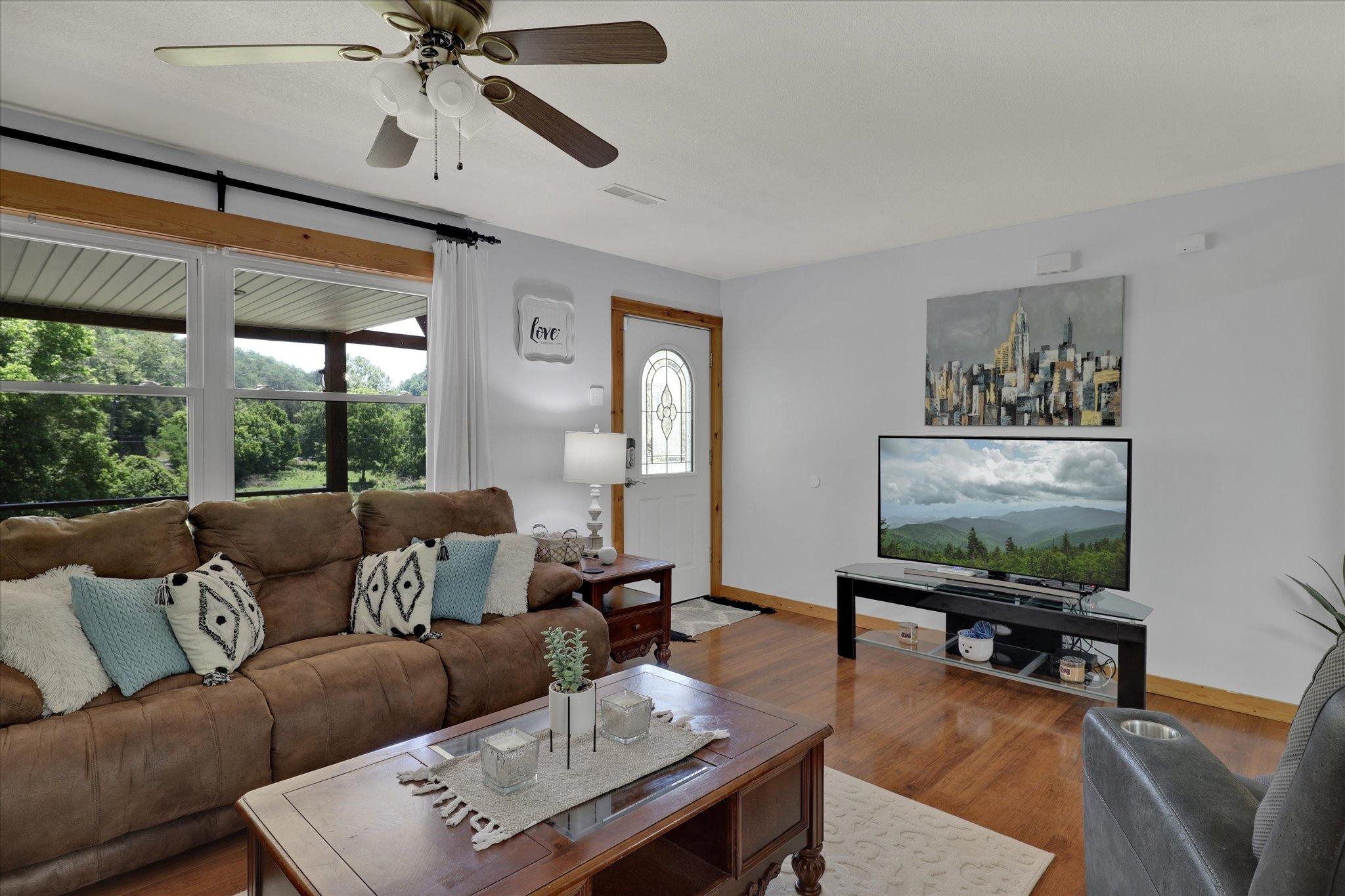 850 Loop Road Sevierville, TN 37876 - Photo 12 of 32 Gallery Image 12