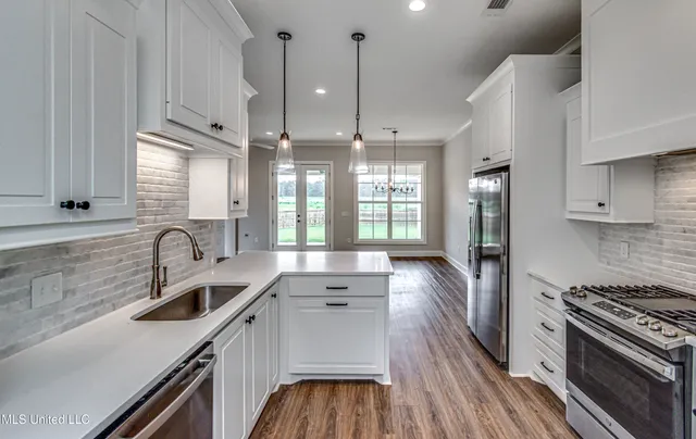 $355,000 | 502 Black Cherry Cove, Canton, MS 39046