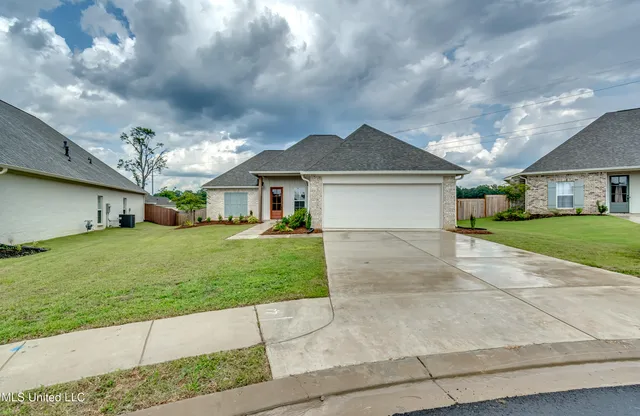 $355,000 | 502 Black Cherry Cove, Canton, MS 39046