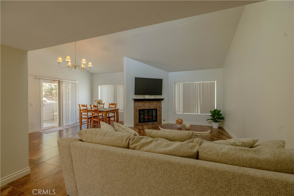 31371 The Old Road, Unit E Castaic, CA 91384 - Photo 3 of 23 Gallery Image 3