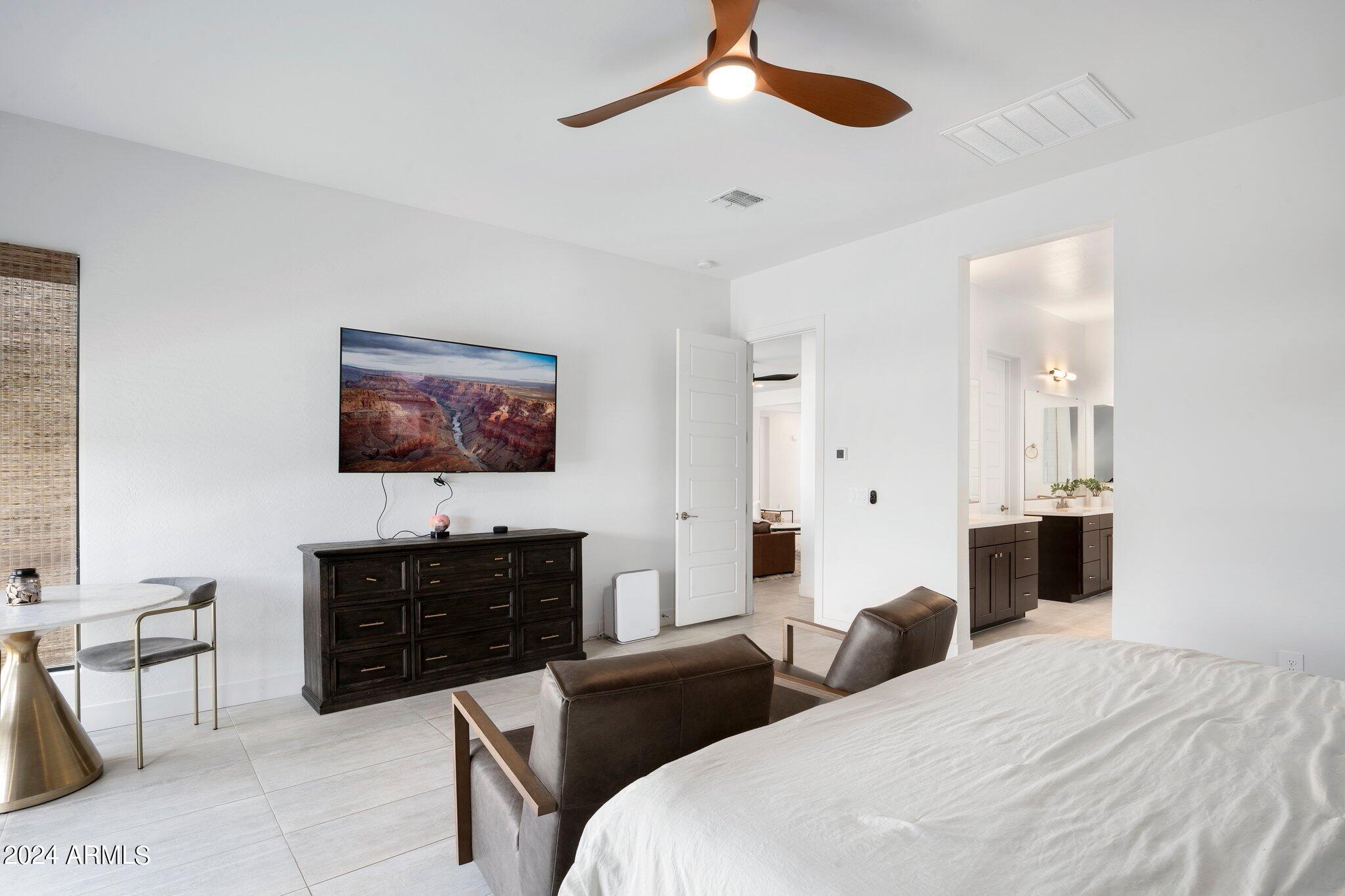812 East Summerside Road Phoenix, AZ 85042 - Photo 18 of 64
