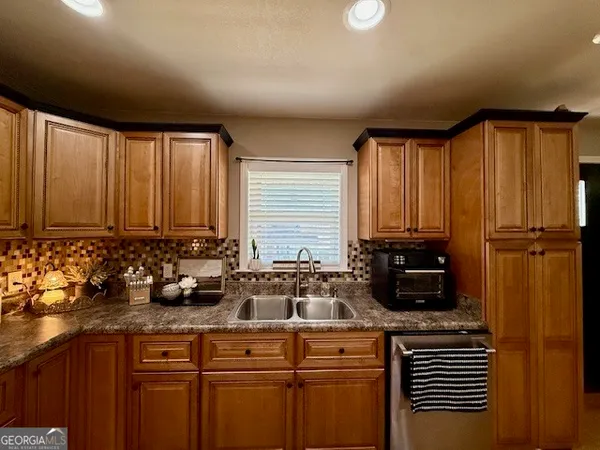 $289,000 | 15 Taylor Street, Summerville, GA 30747