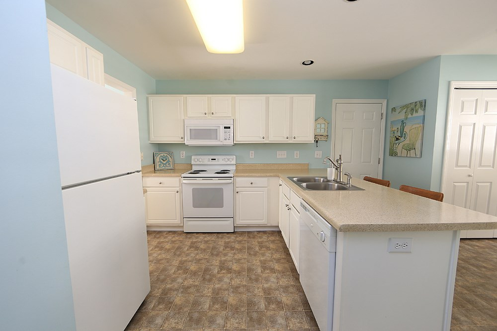 9101 Castleton Lane Raleigh, NC 27615 - Photo 11 of 25 KITCHEN