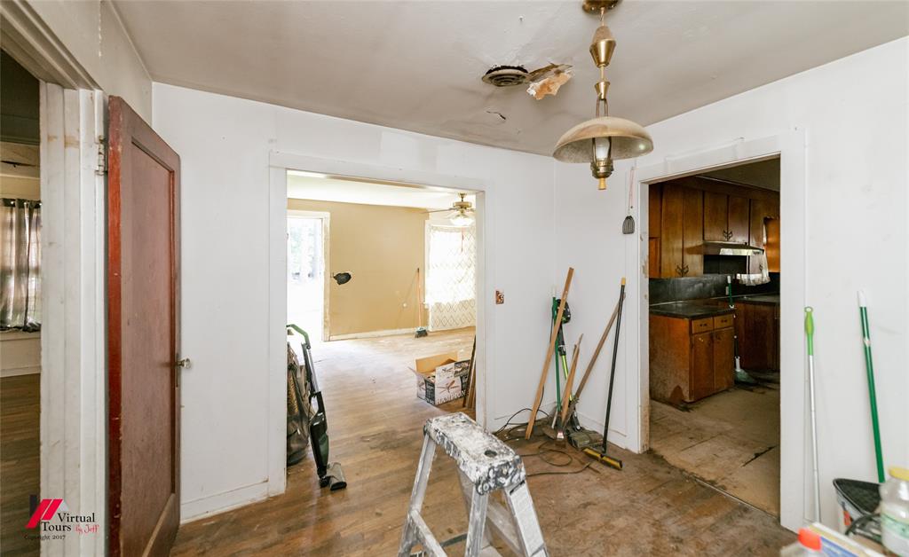 206 North Street Springhill, LA 71075 - Photo 11 of 28 a view of a room with gym equipment
