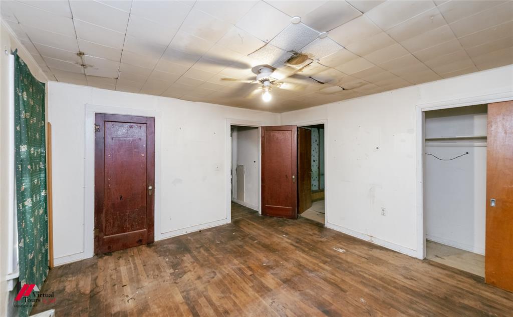 206 North Street Springhill, LA 71075 - Photo 13 of 28 a view of an empty room with a ceiling fan
