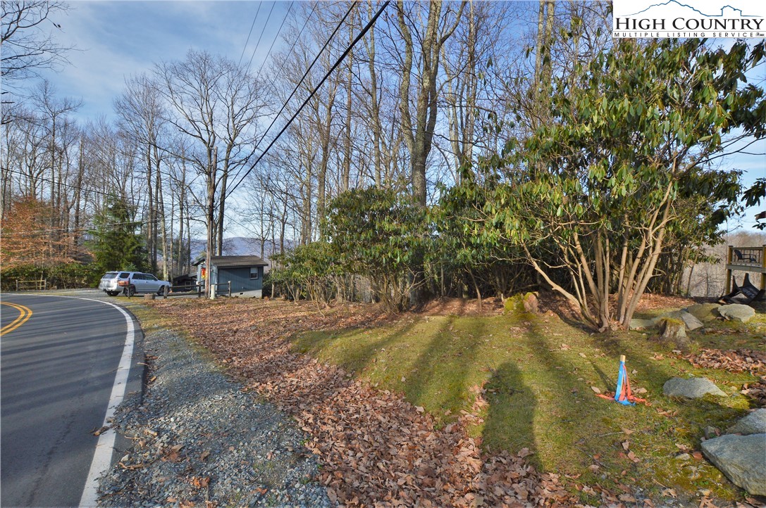 728 Pine Ridge Road Beech Mountain, NC 28604 - Photo 11 of 12