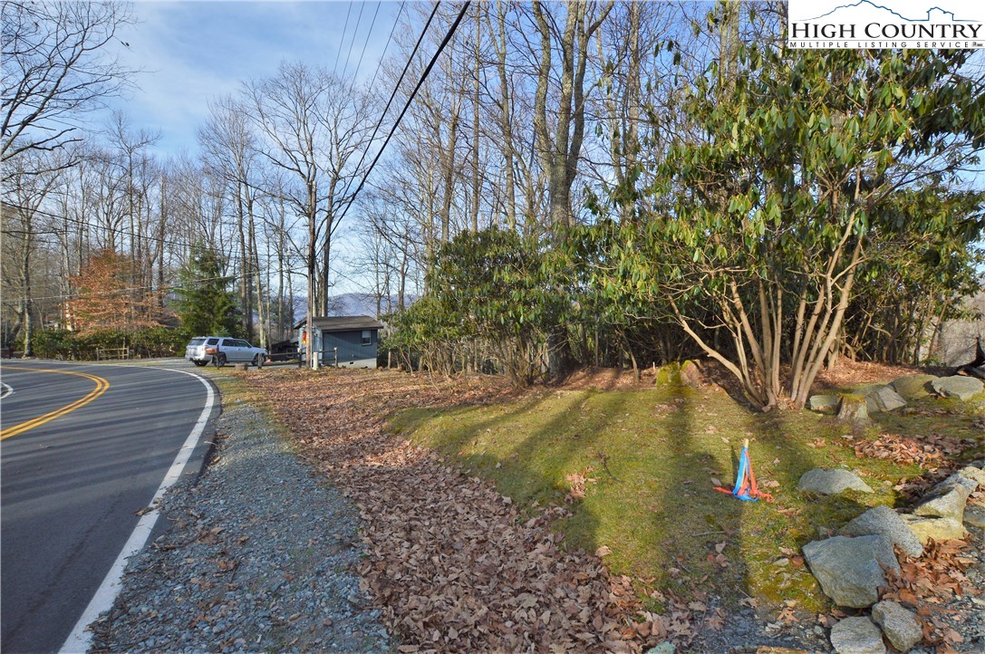 728 Pine Ridge Road Beech Mountain, NC 28604 - Photo 10 of 12