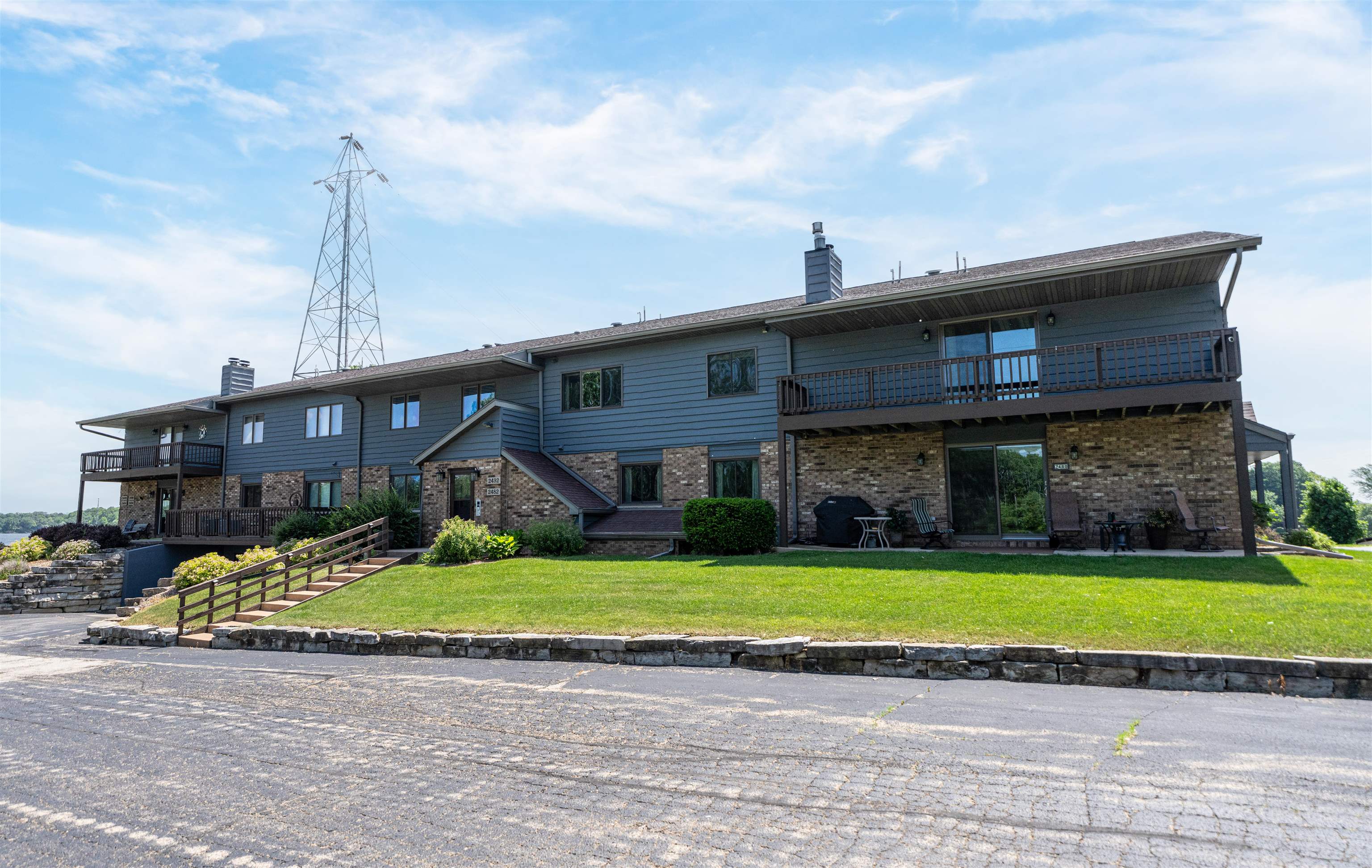 2490 Stroebe Island Drive Appleton, WI 54914 - Photo 1 of 27