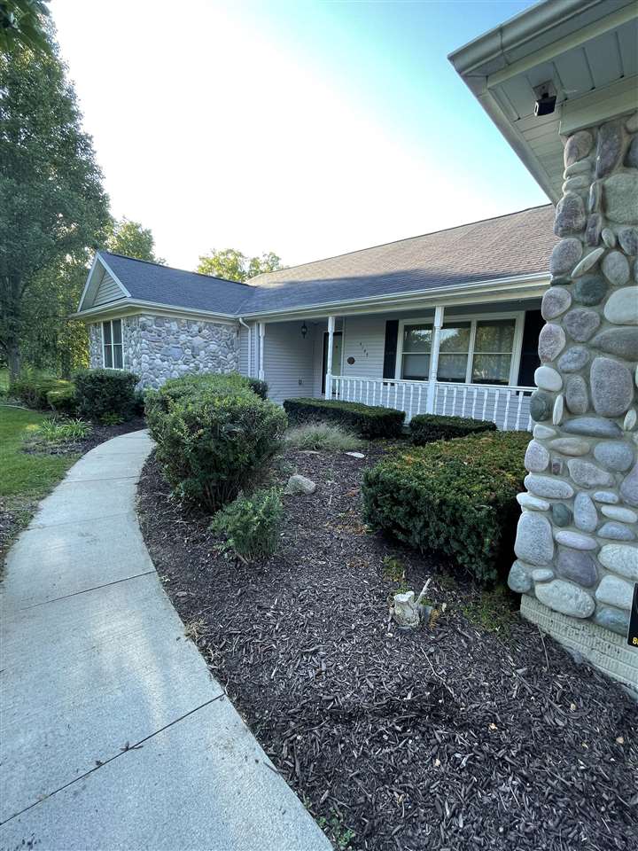 5195 Lobdell Fenton, MI 48430 - Photo 13 of 79 50071685-13.JPG