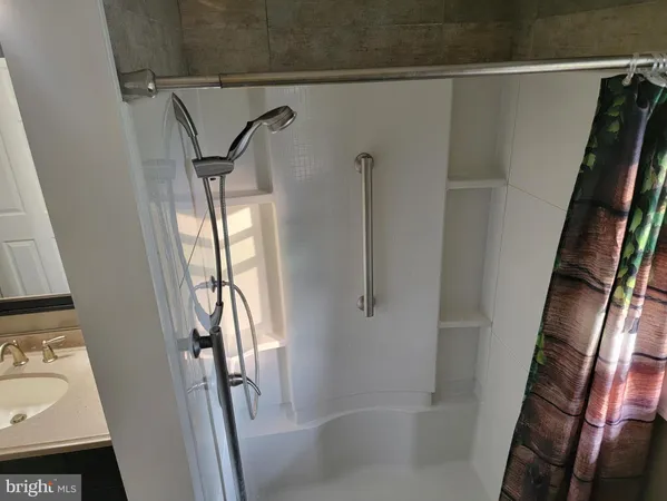 $3,500 | 1639 Perkins Lane, Beverly, NJ 08010