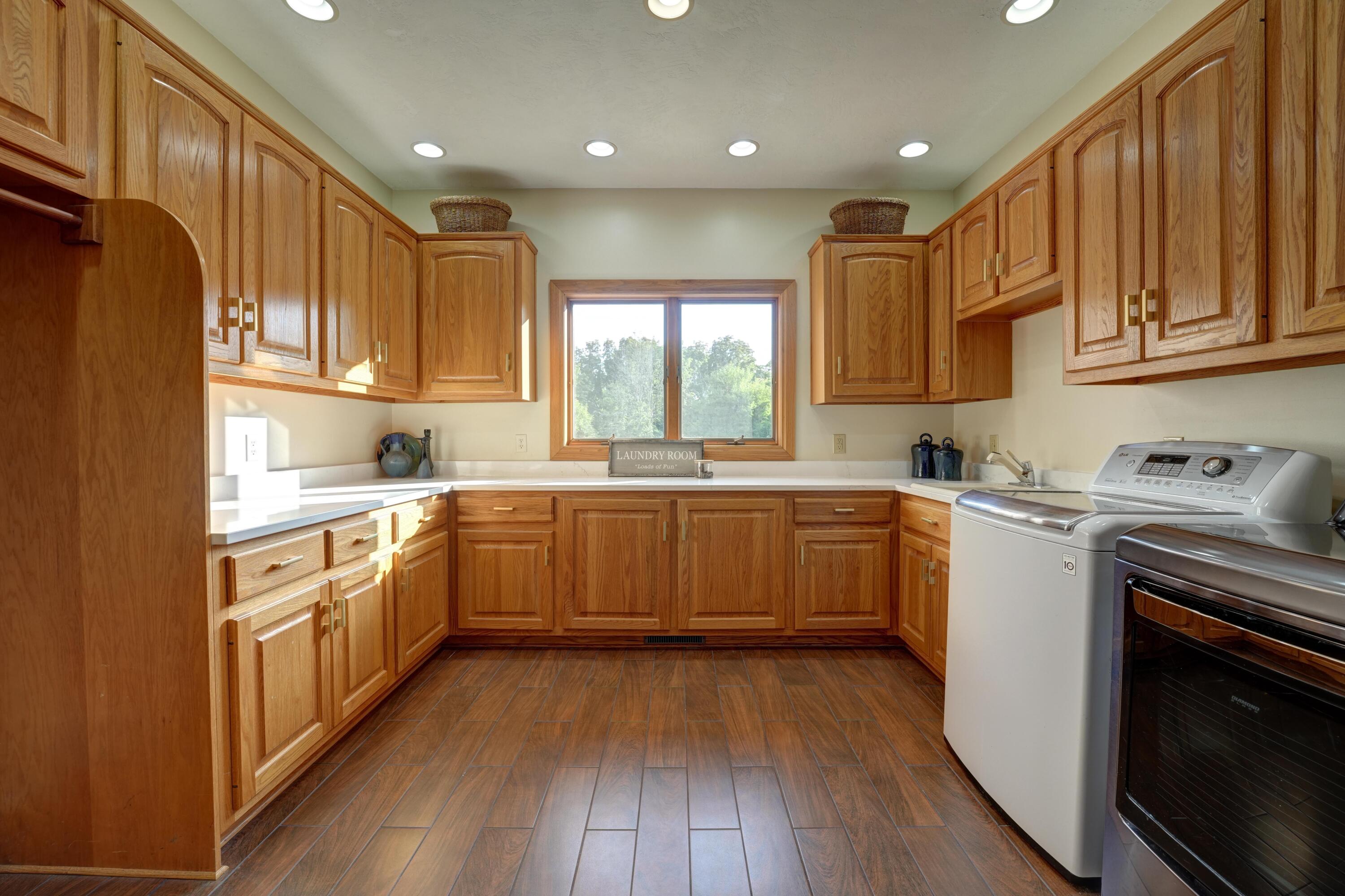 6372 Hartzell Road Greenville, OH 45331 - Photo 59 of 87 Laundry