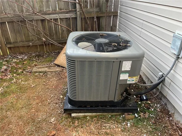 $2,250 | 678 Arbour Way, Suwanee, GA 30024