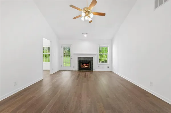 $2,250 | 678 Arbour Way, Suwanee, GA 30024